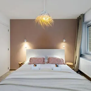 Raphaelle - Trendy Met 2 Slaapkamers Appartement Oostende